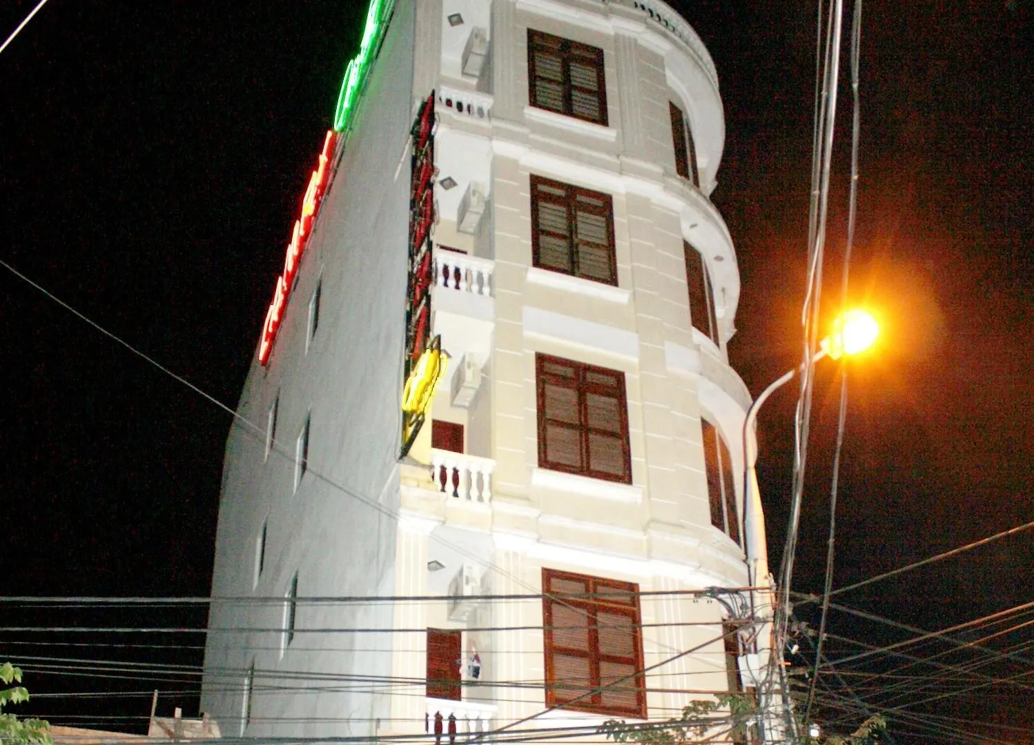 Camry Hotel Da Nang